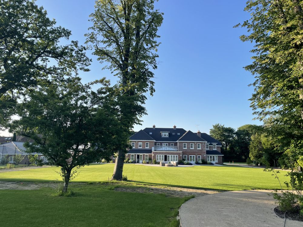 Stunning new build property with indoor swimming pool for film and photoshoot location (Harpenden, Hertfordshire)