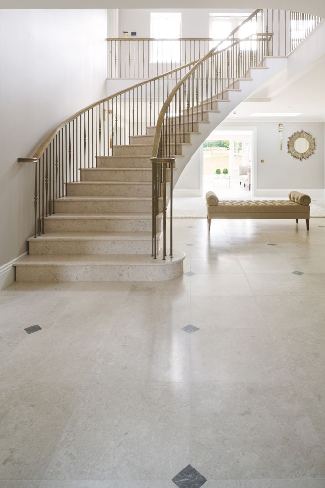 Stunning new build property with indoor swimming pool for film and photoshoot location (Harpenden, Hertfordshire)