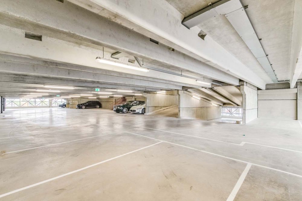 A private multi-storey car park with large roof (Brentford, London)