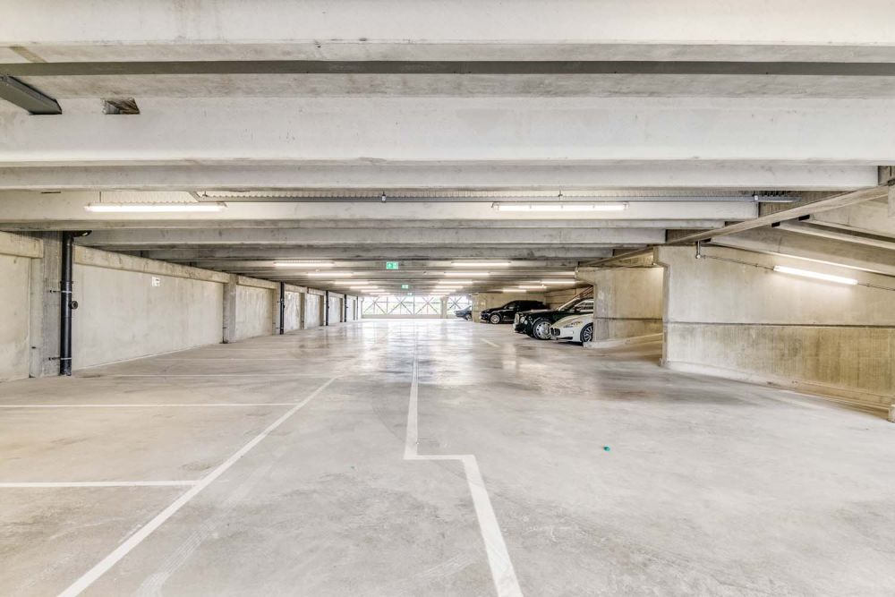 A private multi-storey car park with large roof (Brentford, London)