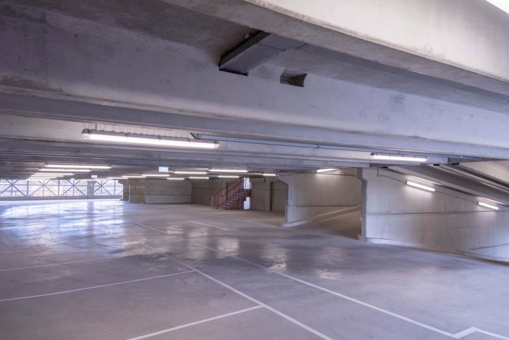 A private multi-storey car park with large roof (Brentford, London)