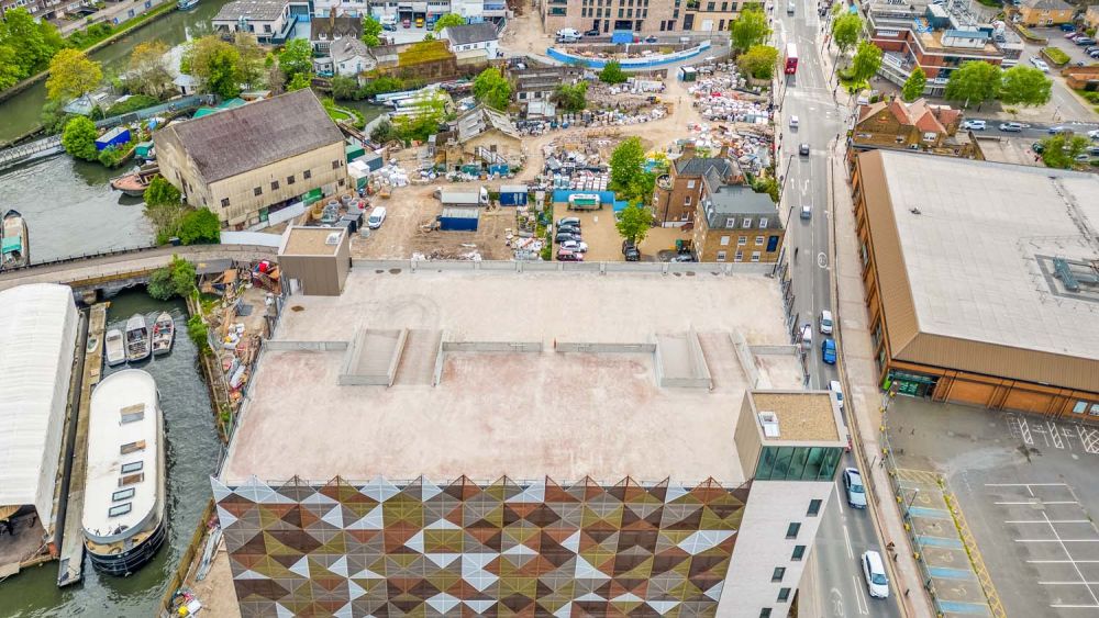 A private multi-storey car park with large roof (Brentford, London)