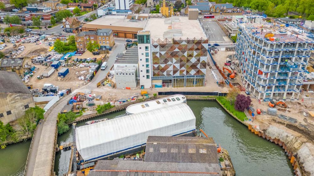 A private multi-storey car park with large roof (Brentford, London)