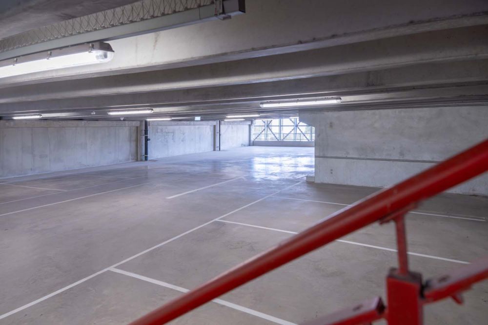 A private multi-storey car park with large roof (Brentford, London)