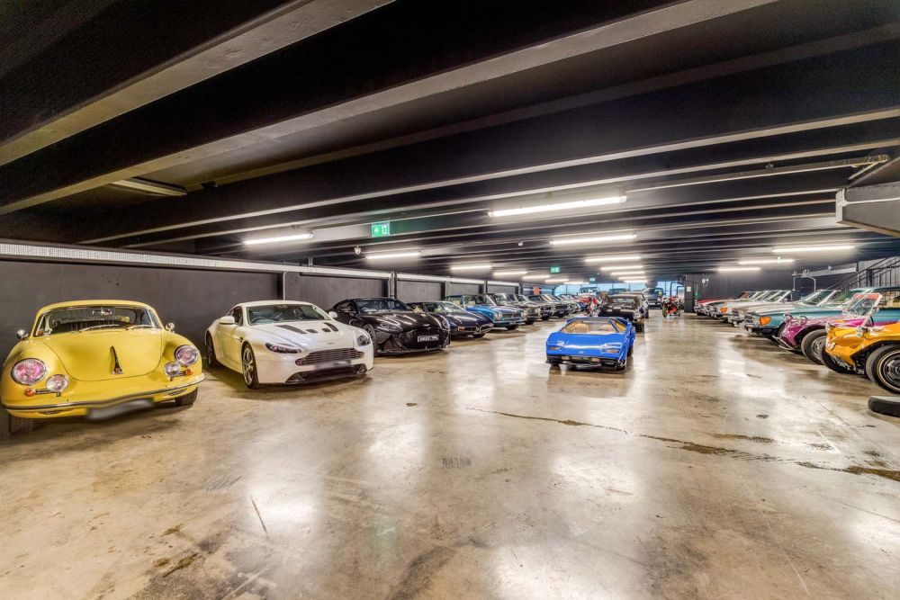 Classic car showroom for film and photoshoot hire (Brentford, London)