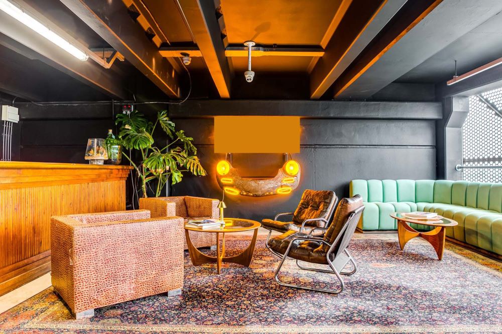 Classic car showroom for film and photoshoot hire (Brentford, London)