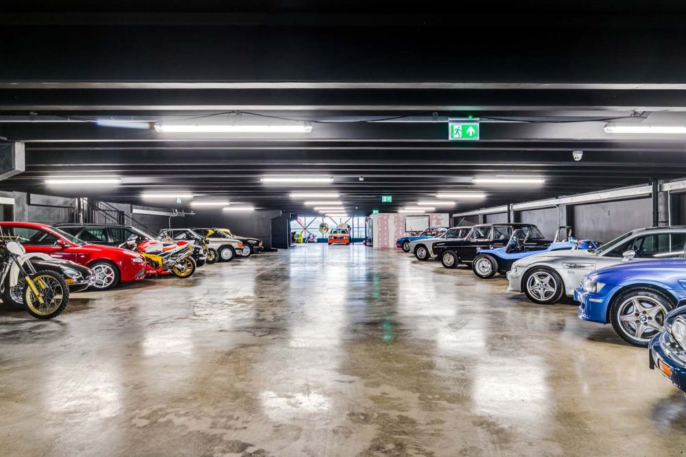 Classic car showroom for film and photoshoot hire (Brentford, London)