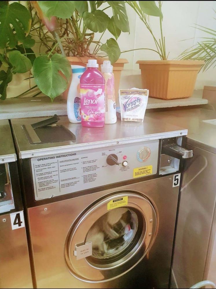 Launderette available for film and photoshoot hire (Islington, London)