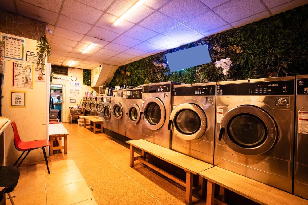 Launderette available for film and photoshoot hire (Islington, London)
