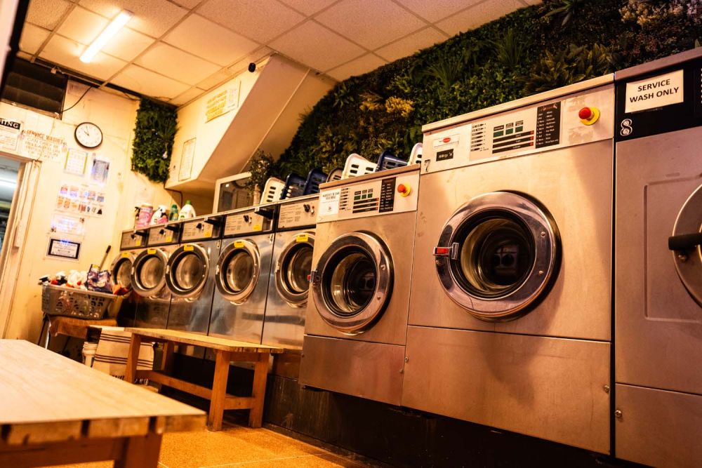 Launderette available for film and photoshoot hire (Islington, London)