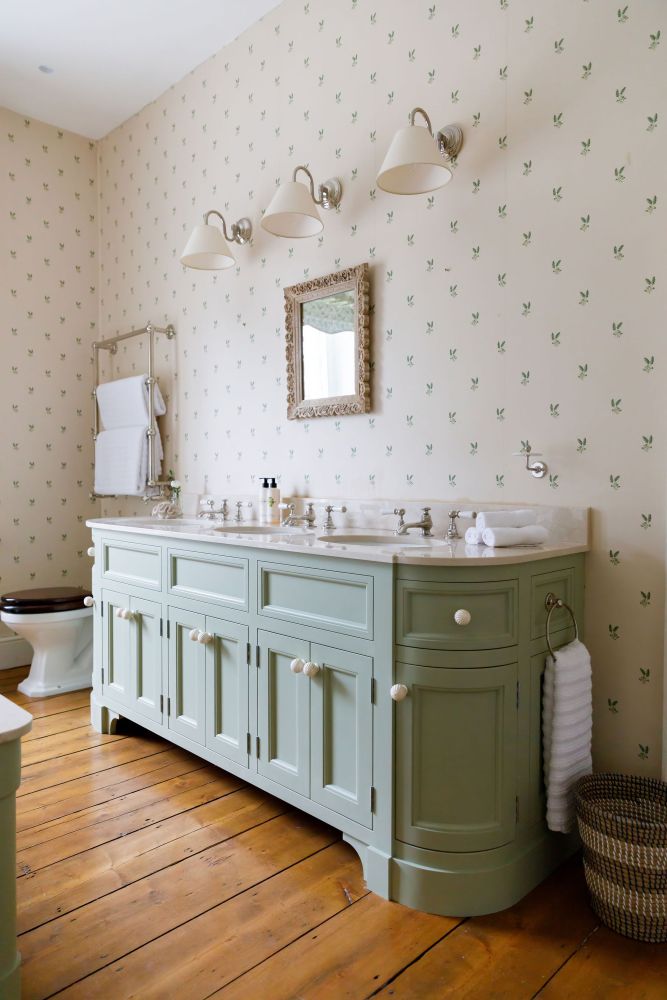 Grade II listed village manor