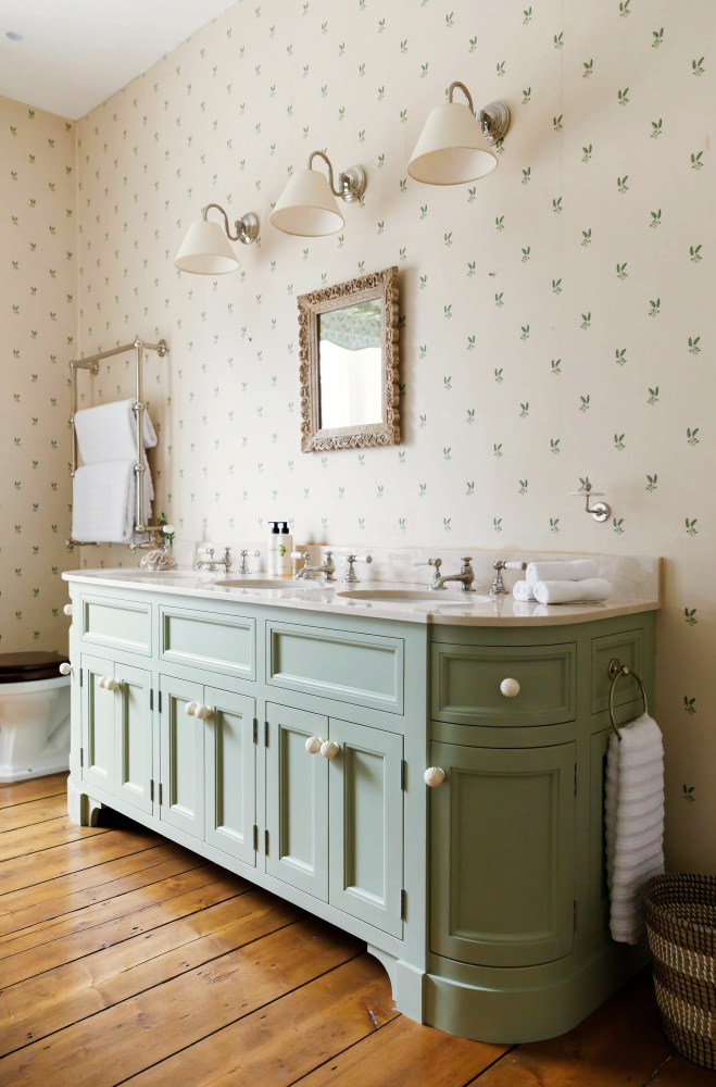 Grade II listed village manor