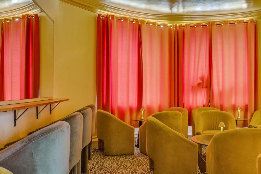 Retro wine bar for film and photoshoot hire (Hounslow, London)