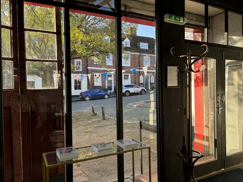 Art gallery in converted fire station for film and photoshoot and event hire (Henley-on-Thames, Oxfordshire)