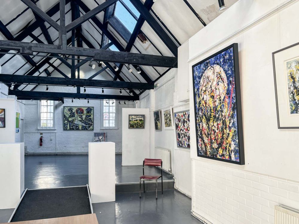 Art gallery in converted fire station for film and photoshoot and event hire (Henley-on-Thames, Oxfordshire)