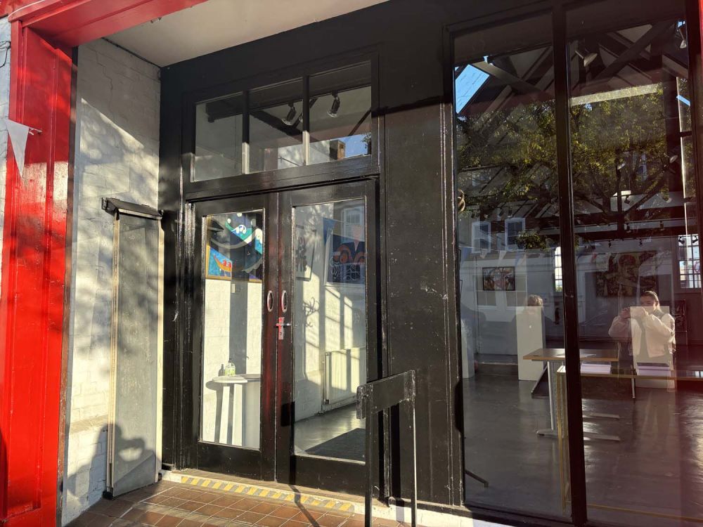 Art gallery in converted fire station for film and photoshoot and event hire (Henley-on-Thames, Oxfordshire)