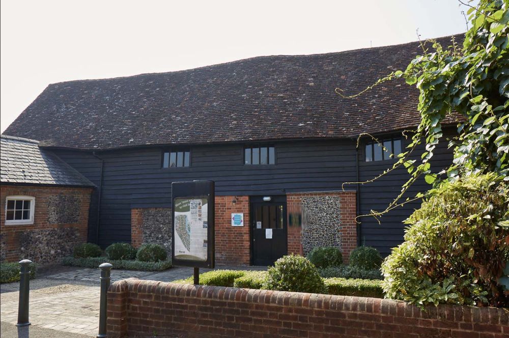 Event space in a converted barn for film, photoshoot and event hire (Henley-on-Thames, Oxfordshire)