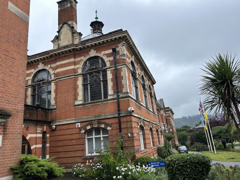 Town hall with meeting rooms, council chambers and period offices. (Reigate, Surrey)