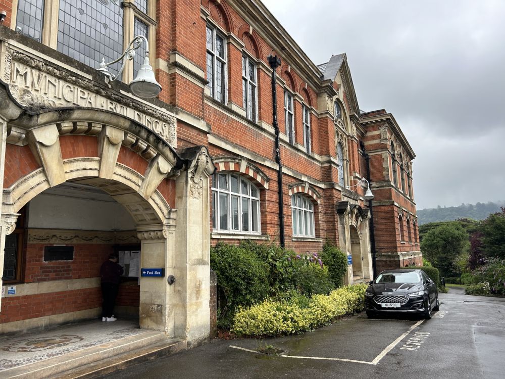 Town hall with meeting rooms, council chambers and period offices. (Reigate, Surrey)