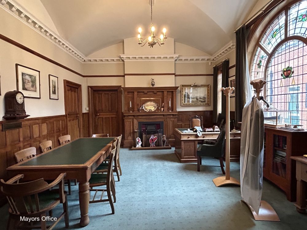 Town hall with meeting rooms, council chambers and period offices. (Reigate, Surrey)