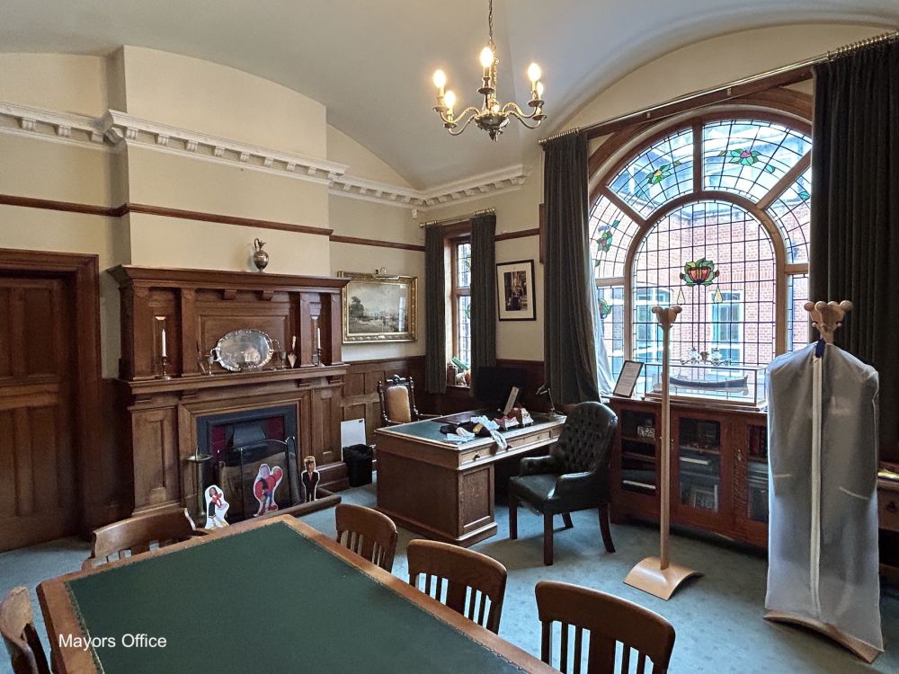 Town hall with meeting rooms, council chambers and period offices. (Reigate, Surrey)