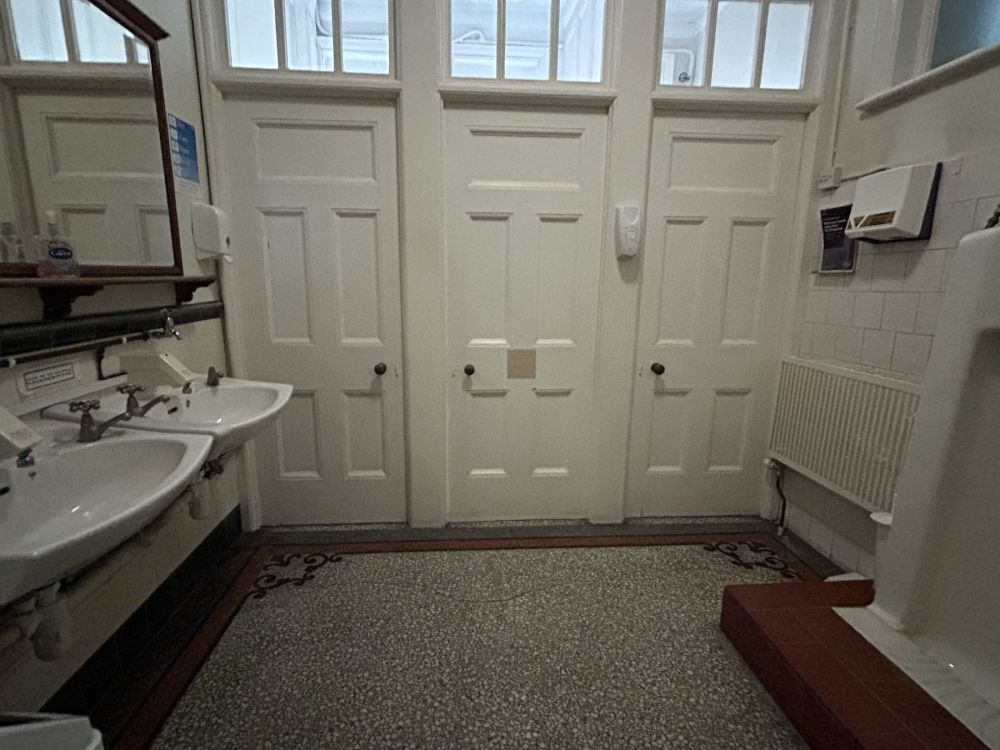 Town hall with meeting rooms, council chambers and period offices. (Reigate, Surrey)