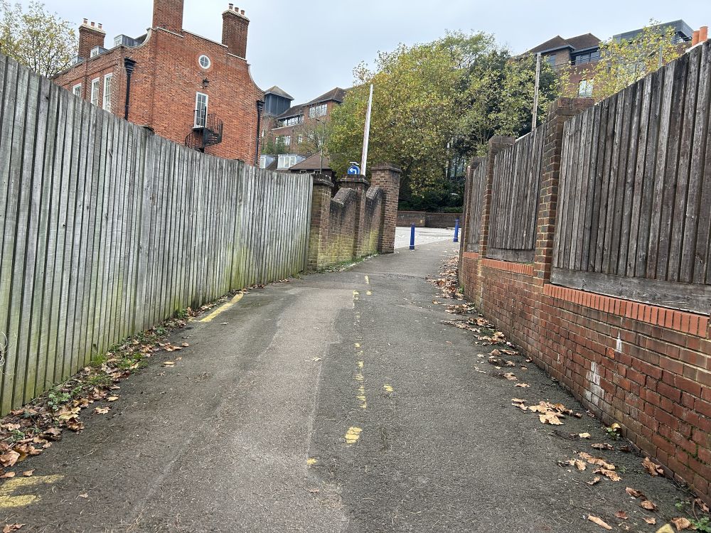 What a great alley for a chase (Reigate, Surrey)