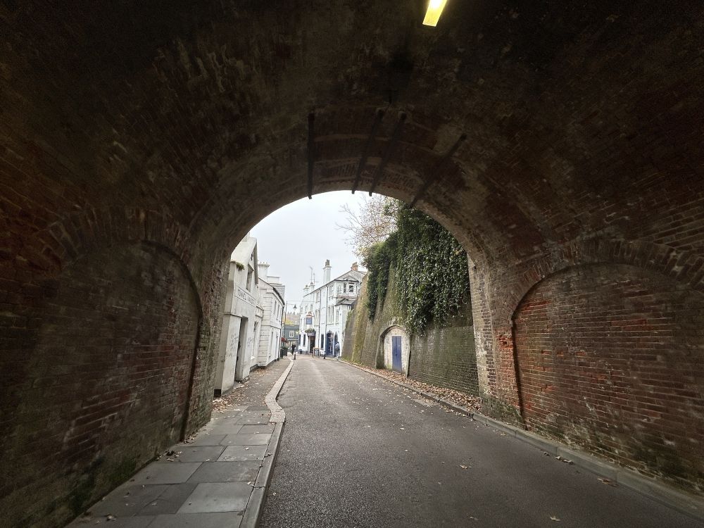 Pedestrianised controllable road with a long tunnel (Reigate, Surrey)