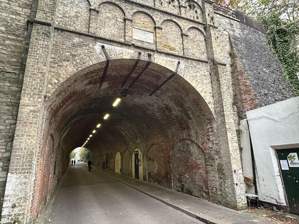 Pedestrianised controllable road with a long tunnel (Reigate, Surrey)