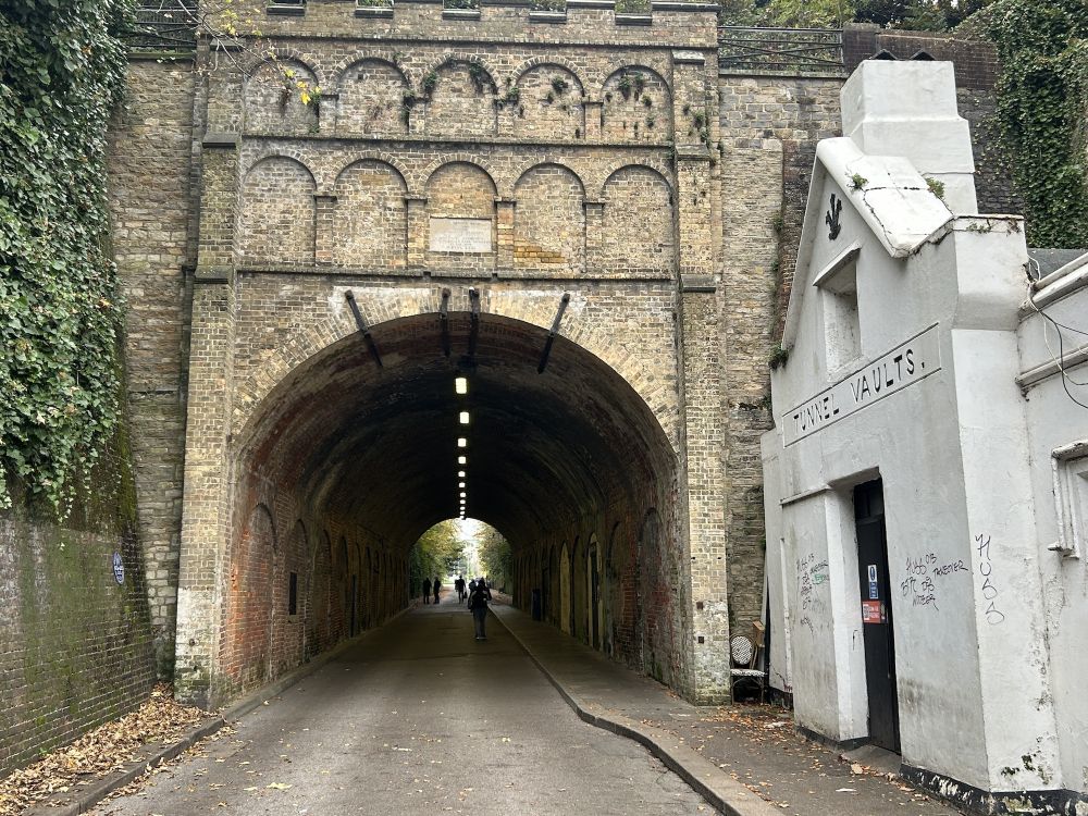Pedestrianised controllable road with a long tunnel (Reigate, Surrey)