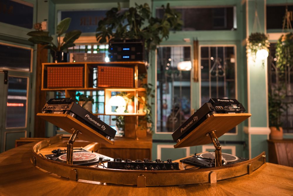 Hackney cocktail bar