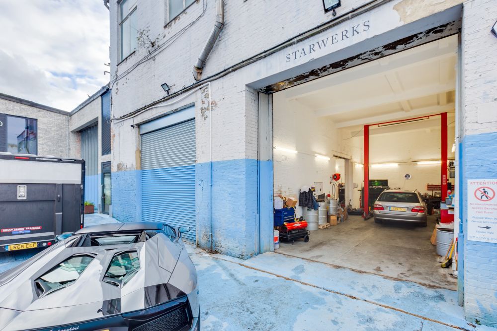 Brentford Car workshops