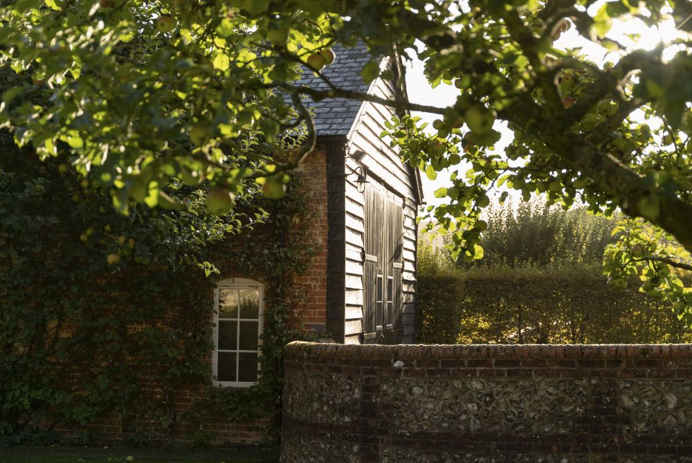 Charming Barn with rustic, wood-panelled interiors