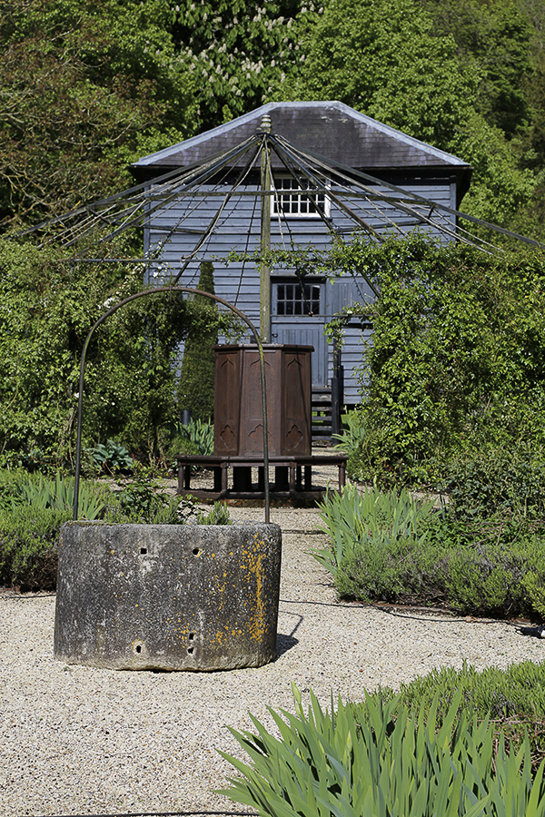 Charming Barn with rustic, wood-panelled interiors