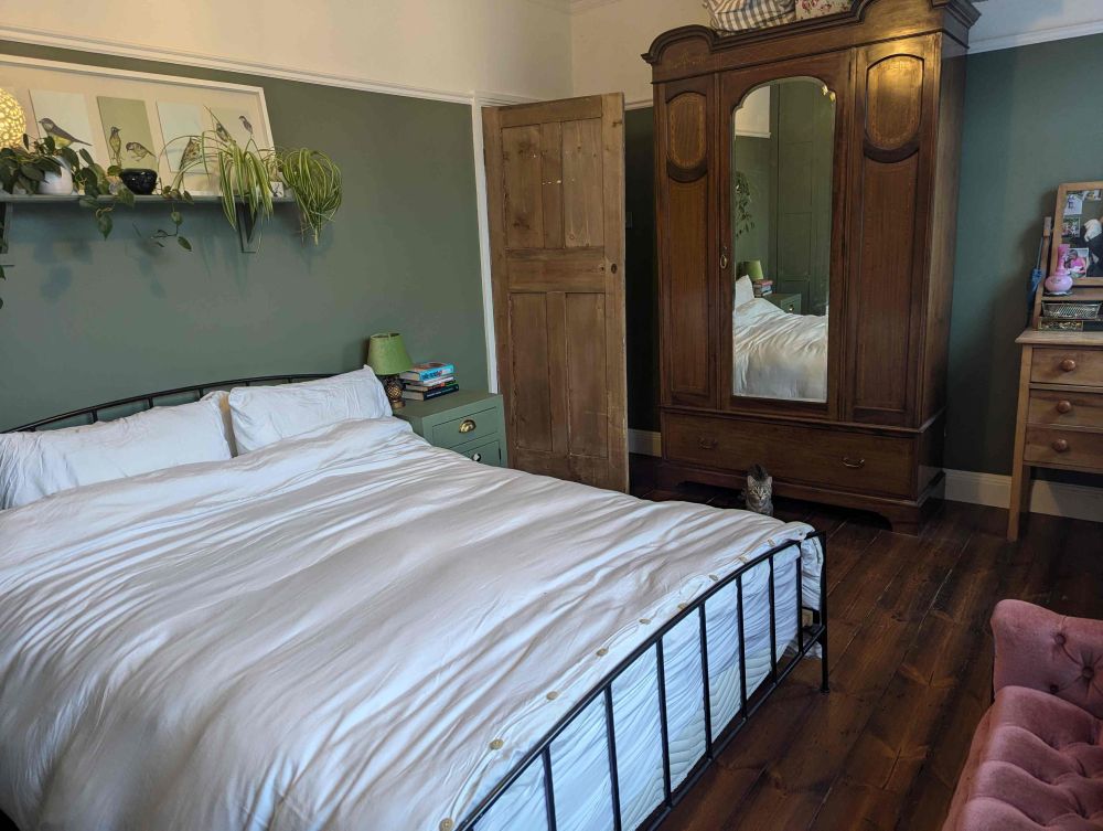 Double fronted, mid-terrace 1920’s house for filming and photoshoots (South London)