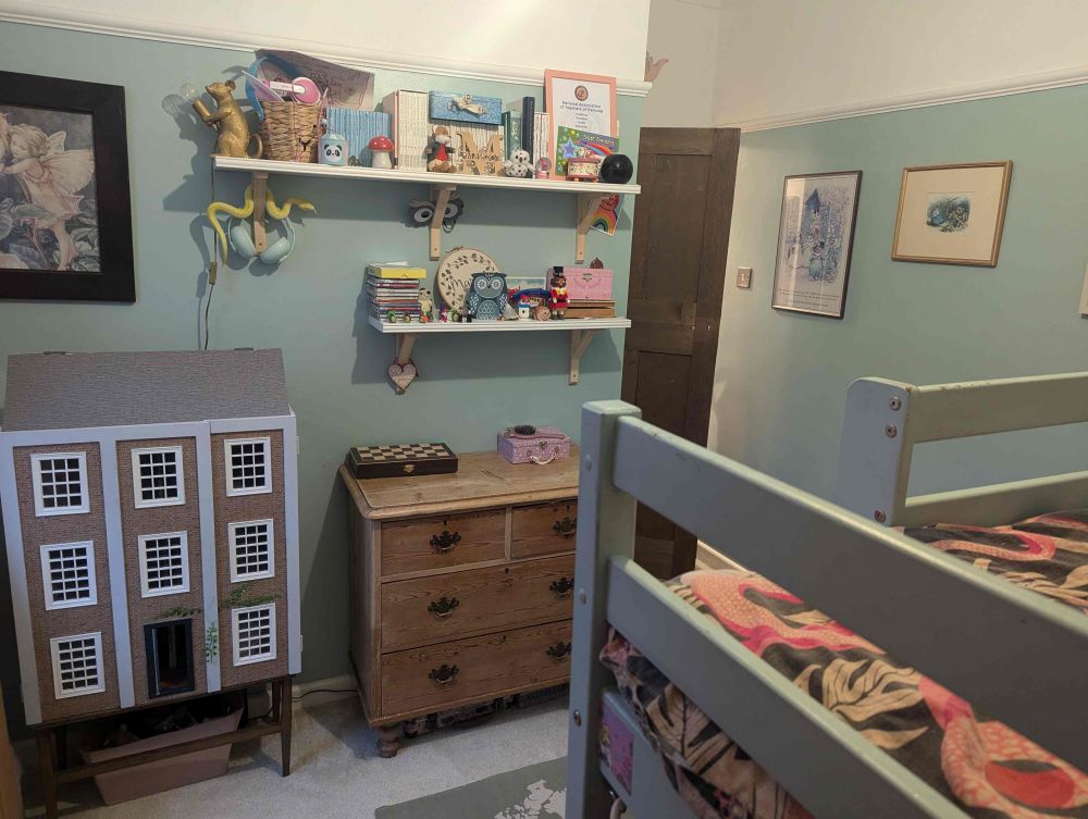 Double fronted, mid-terrace 1920’s house for filming and photoshoots (South London)