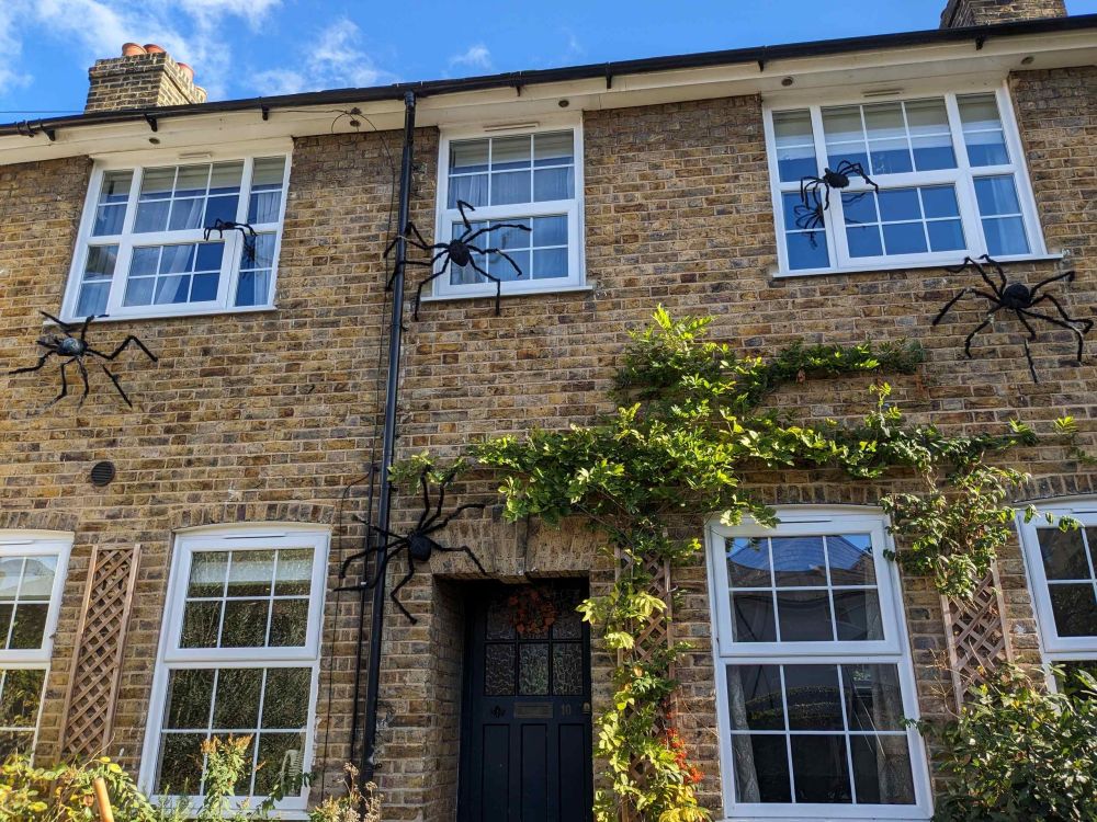 Double fronted, mid-terrace 1920’s house for filming and photoshoots (South London)
