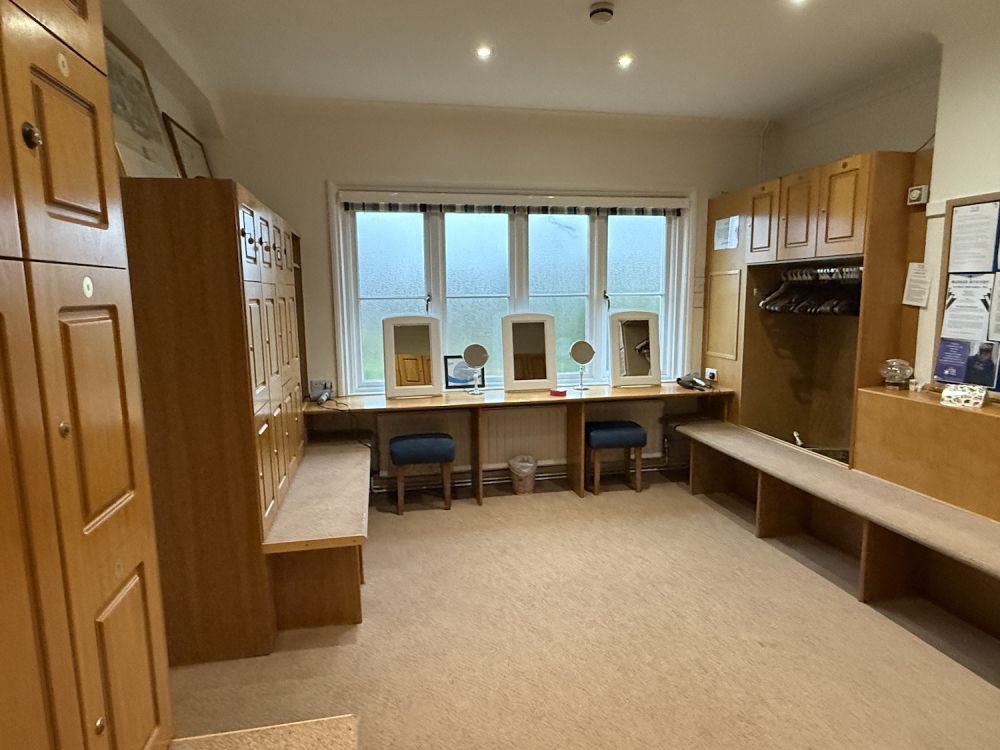 Golf course and clubhouse (Reigate, Surrey)