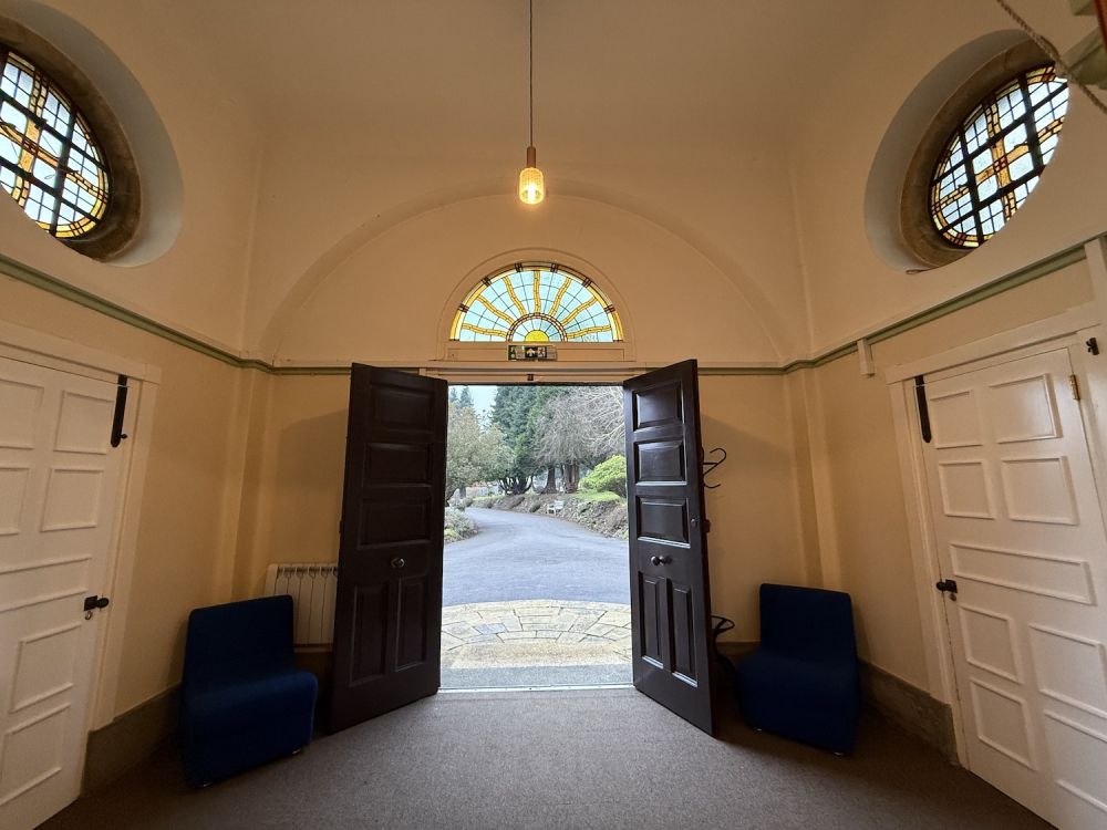 Redstone Cemetery  (Redhill, Surrey)