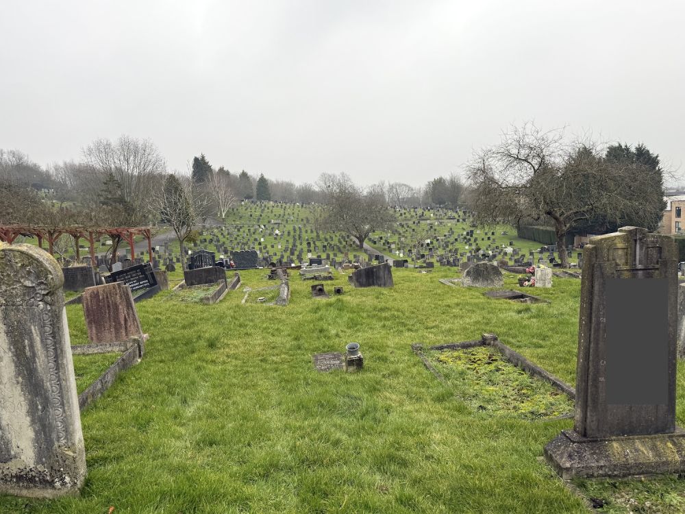 Redstone Cemetery  (Redhill, Surrey)