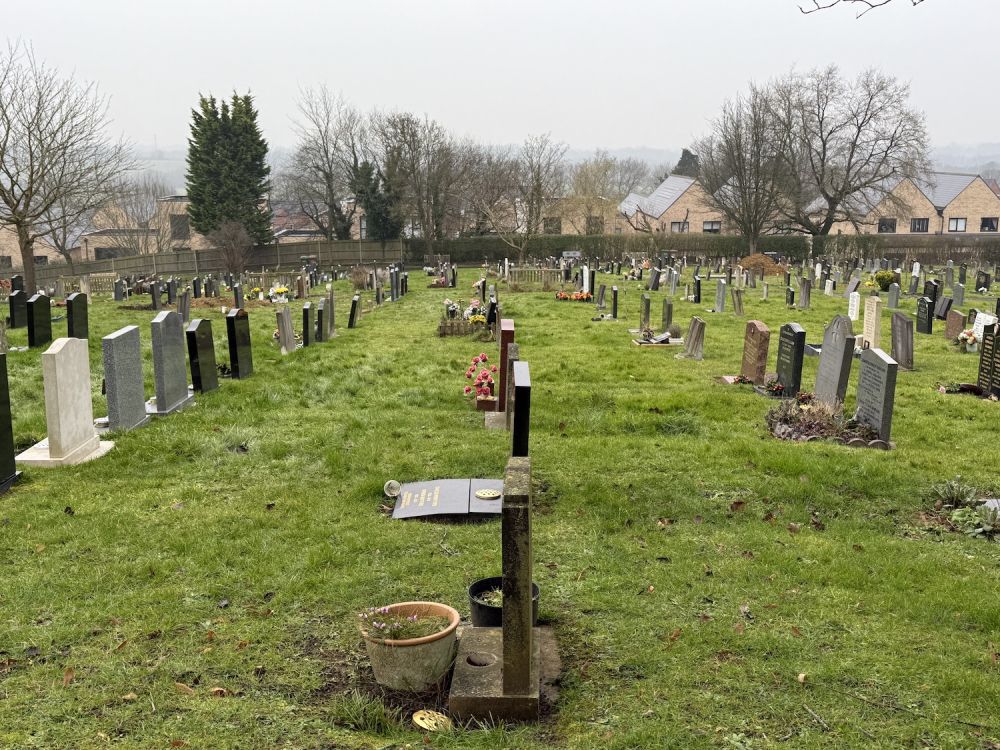 Redstone Cemetery  (Redhill, Surrey)