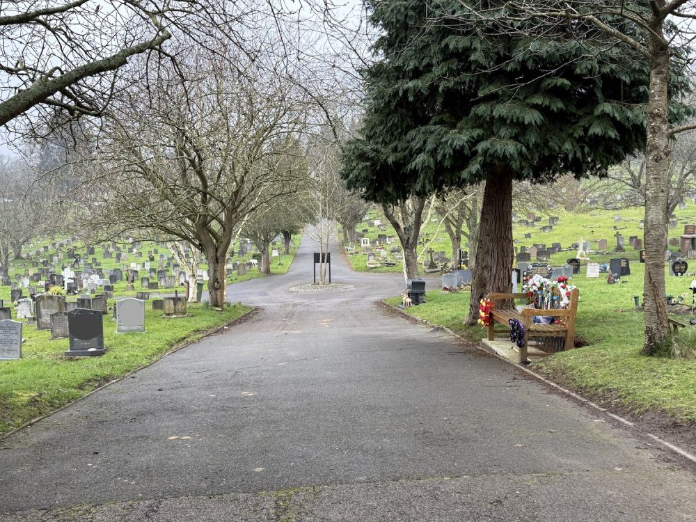 Redstone Cemetery  (Redhill, Surrey)