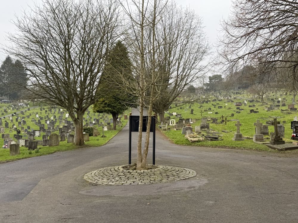 Redstone Cemetery  (Redhill, Surrey)