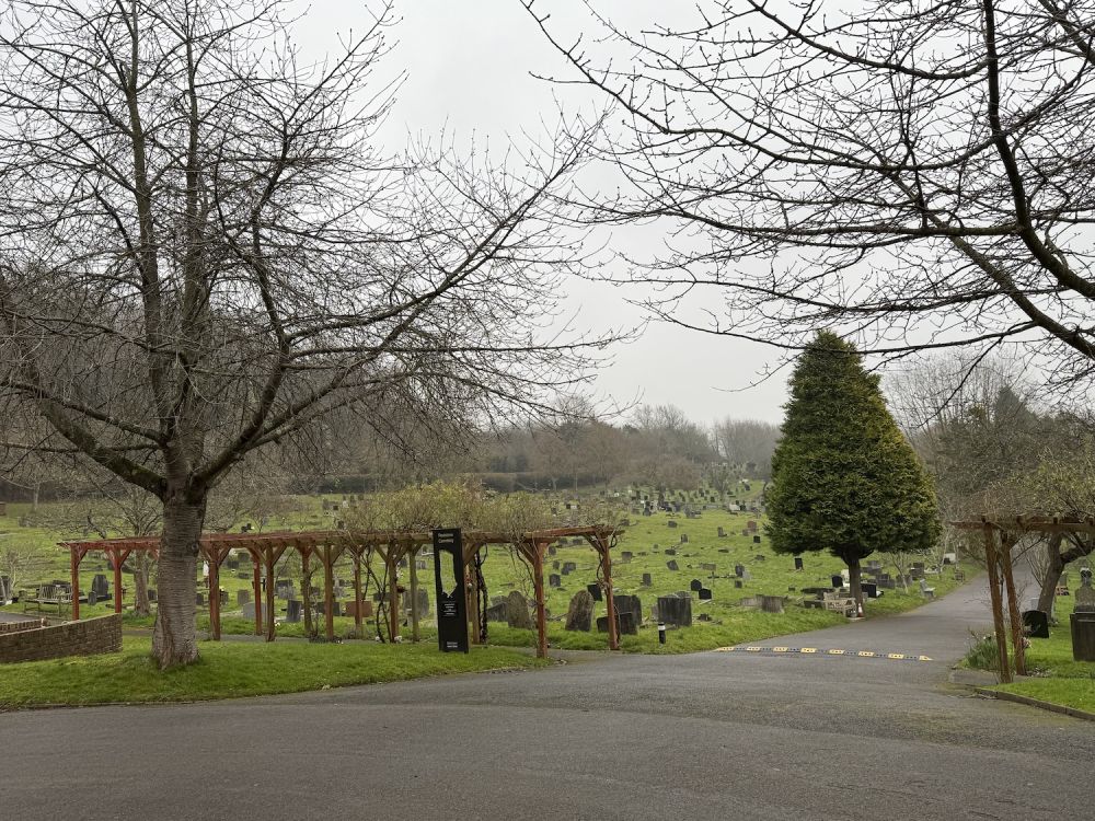Redstone Cemetery  (Redhill, Surrey)