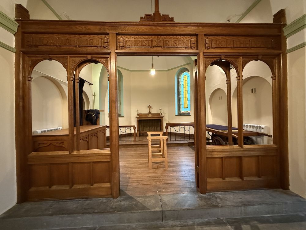 Redstone Cemetery  (Redhill, Surrey)