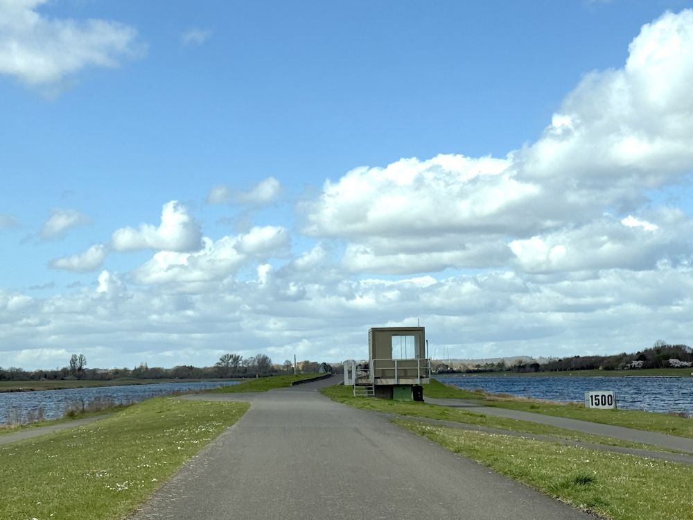 2.5km long rowing lake with  controllable roads. (Berkshire, UK)