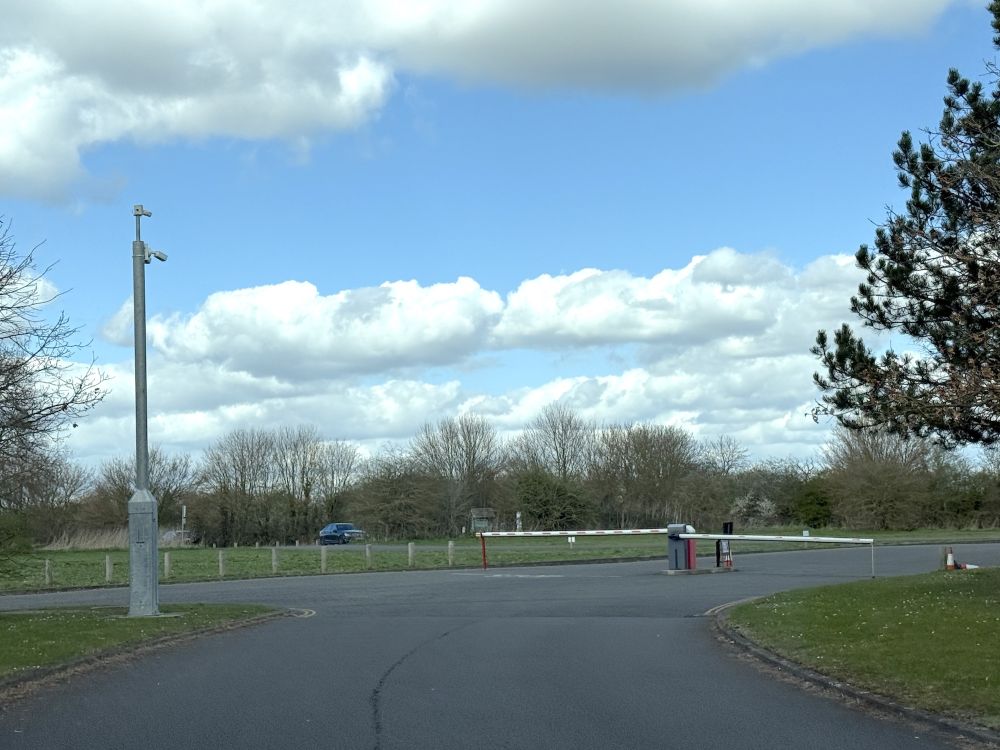 2.5km long rowing lake with  controllable roads. (Berkshire, UK)
