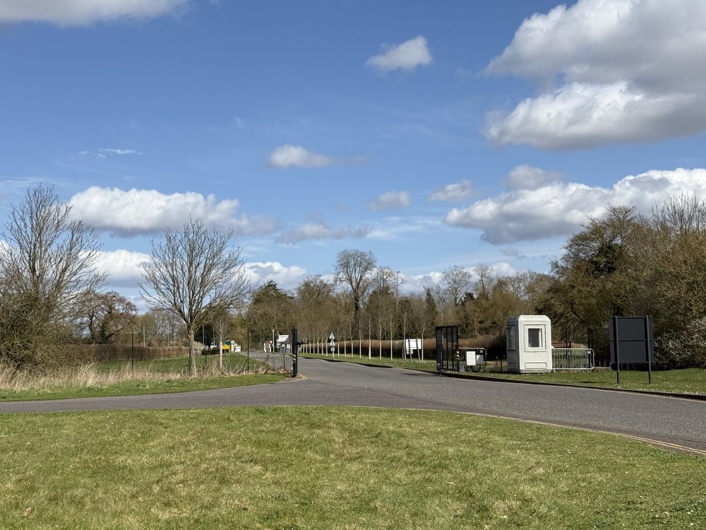 2.5km long rowing lake with  controllable roads. (Berkshire, UK)