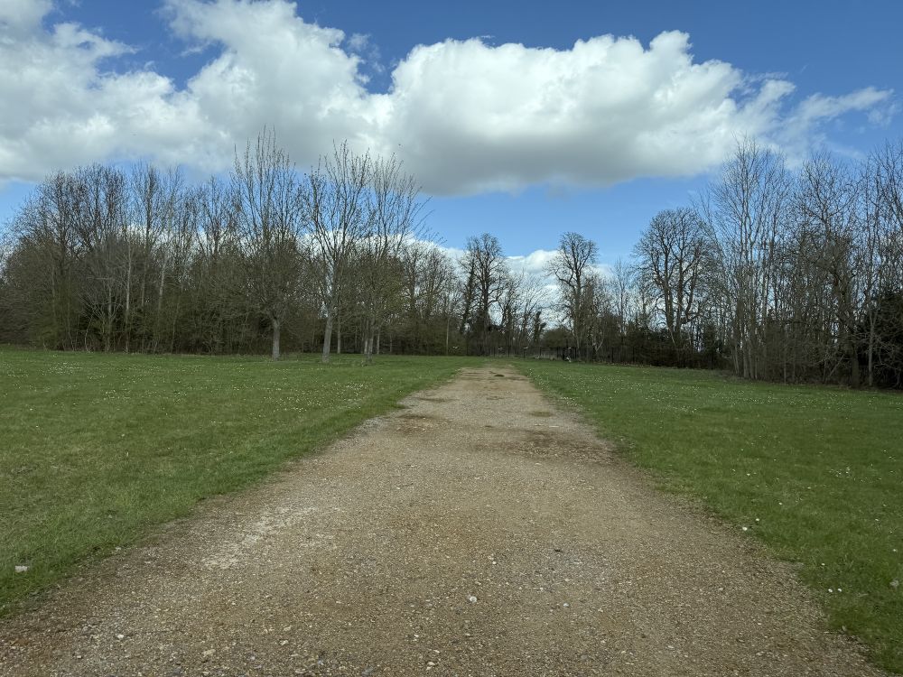 2.5km long rowing lake with  controllable roads. (Berkshire, UK)
