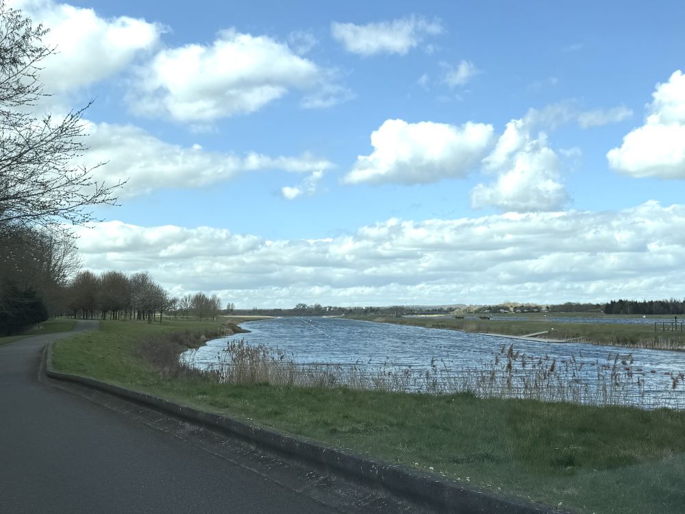 2.5km long rowing lake with  controllable roads. (Berkshire, UK)